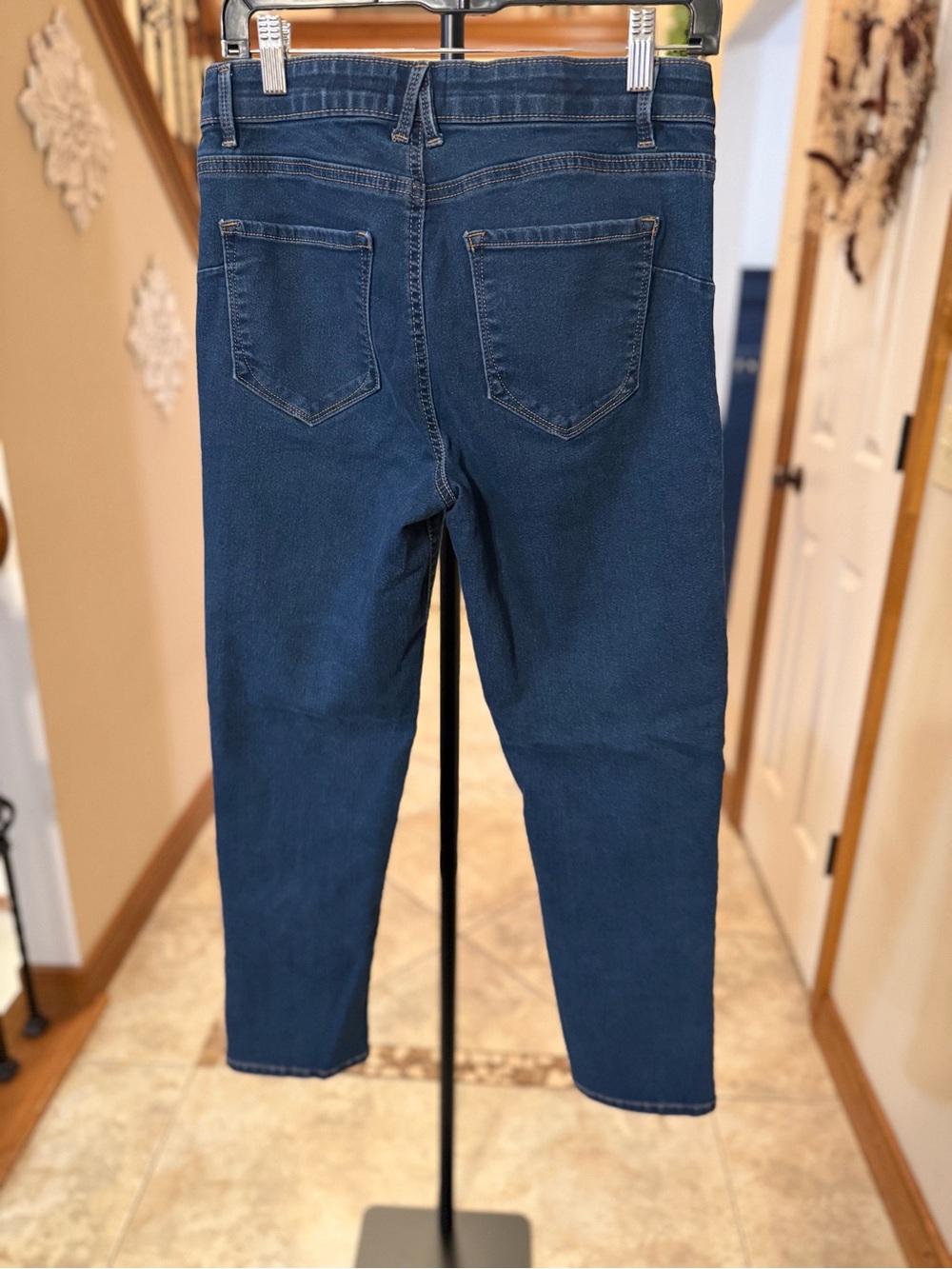 Angels Forever Young Everluxe Lift Straight Jeans Size 8/29 Dark Wash - Picture 2 of 5